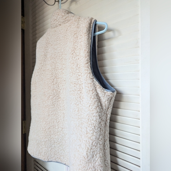 Reversible Sherpa Vest - Baby Blue Light Blush size M/S - Picture 12 of 12